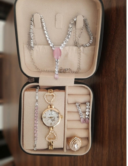 girl watchs
